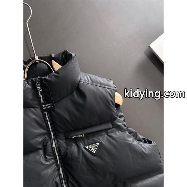 高品質 N 級品 2025秋冬アイテム プラダ PRADA 偽物 ダークグレーダウンベスト ズッパーフロント-4