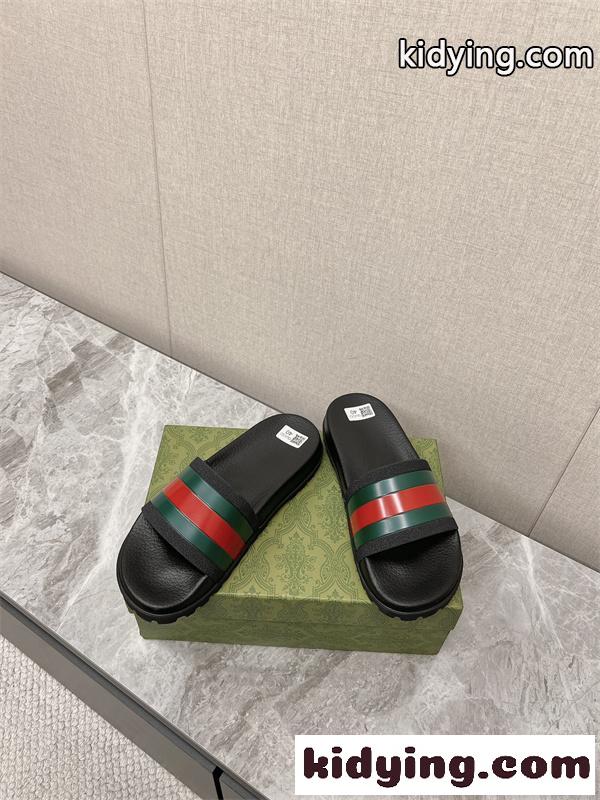GUCCIグッチサンダルコピーアウトドアも使えるEVAサンダル クイックドライ 抗菌防臭-4