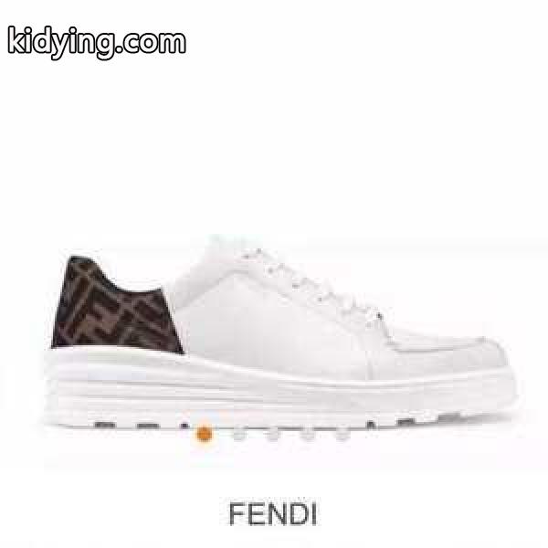 フェンディ秋冬ファッションをおしゃれに着こなし FENDI 2019年秋冬最新のトレンド ランニングシューズ この秋トレンドに合わせる着こなし_フェンディ FENDI_ブランド コピー 激安(日本最大級)-0