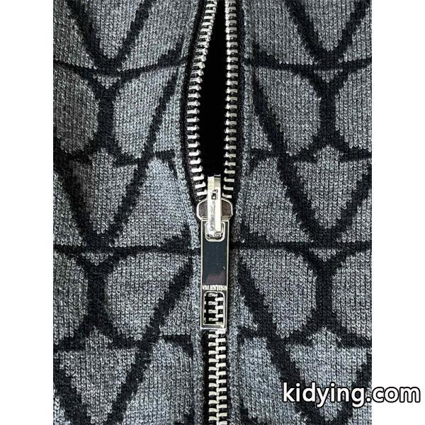 グレー × ブラック 满印 V 纹 ジップジャケット ヴァレンティーノ Valentino コピー 秋冬重厚感のある 定番-3