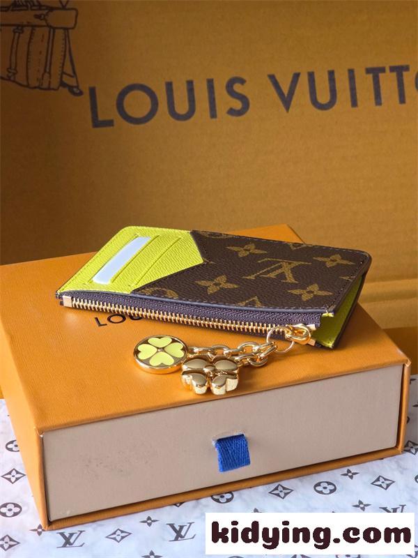 Louis Vuitton コピー ルイヴィトン M27771 カードケース モノグラム イエロー配色 チャーム付き ファスナーコインケース N級品 コンパクト財布 開運カラー-5