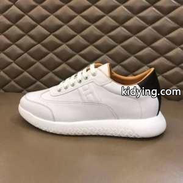 落ち着いた秋冬ファッションを楽しむ エルメス 普段使いもオフィスもOK HERMES 真冬には大注目ランニングシューズ_エルメス HERMES_ブランド コピー 激安(日本最大級)-0