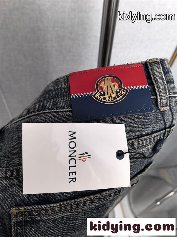 ヴィンテージウォッシュ ストレートシルエット 旬アイテム MONCLER モンクレール コピー デニムパンツ 即戦力-7