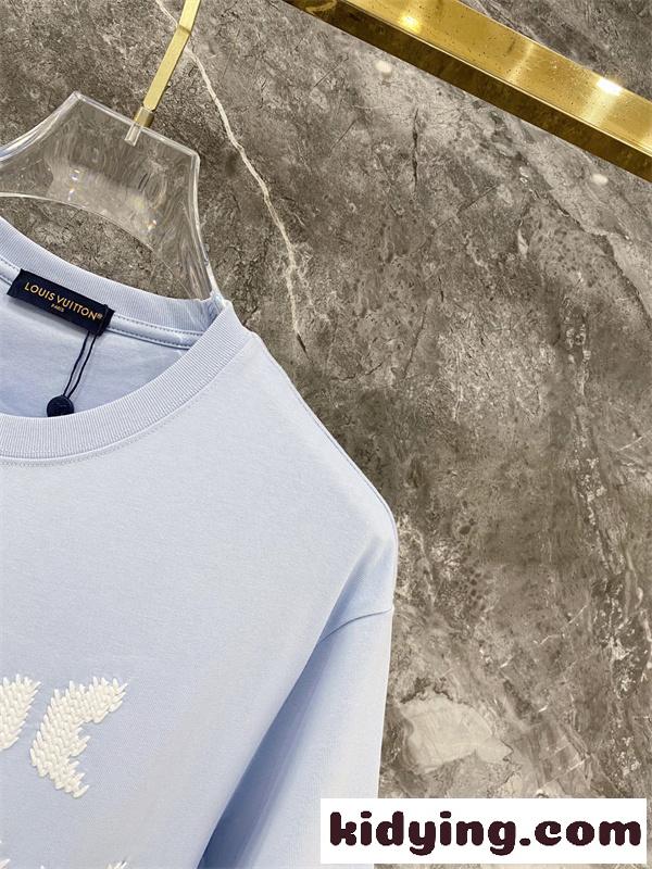 ライトブルー 半袖Tシャツ Louis Vuitton フロント英字ロゴ ルイヴィトン コピー ふわふわ文字プリント クルーネック-2
