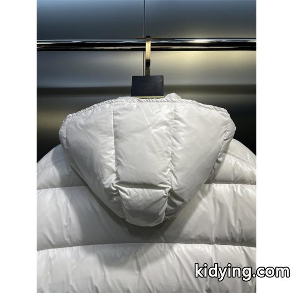 Moncler 限定カーキ 暖か上質ボリューム 冬支度に最適 モンクレール スーパーコピー 高品質 ダウンジャケット-3
