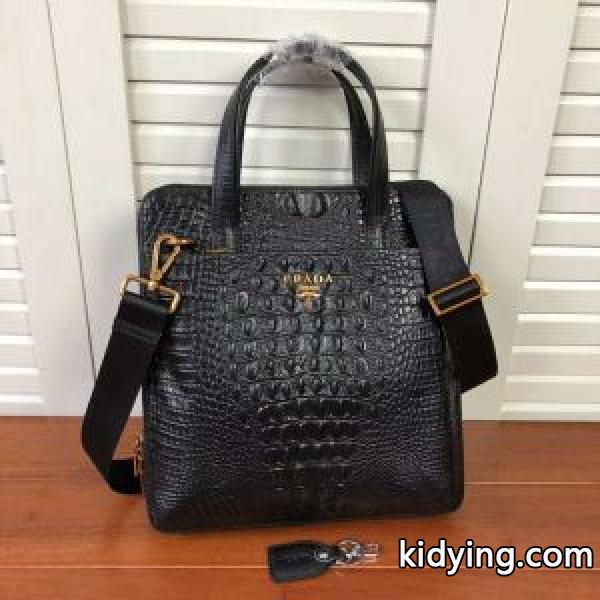 プラダSALE品追加 PRADA オシャレを満喫できる ショルダーバッグ 2018秋冬の定番新品到来!_プラダ メンズバッグ_バッグ メンズ_スーパーコピーブランド激安通販 専門店-0