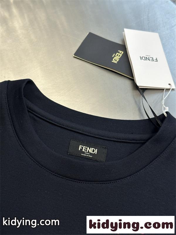 フェンディ半袖Tシャツコピー FENDIセンスよく取り入れられる 激安(日本最大級)-4