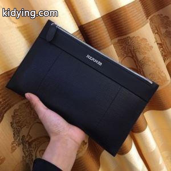 これからの季節に大活躍 ポーチ コーデに新しさが混在する エルメス HERMES_エルメス HERMES_ブランド コピー 激安(日本最大級)-0
