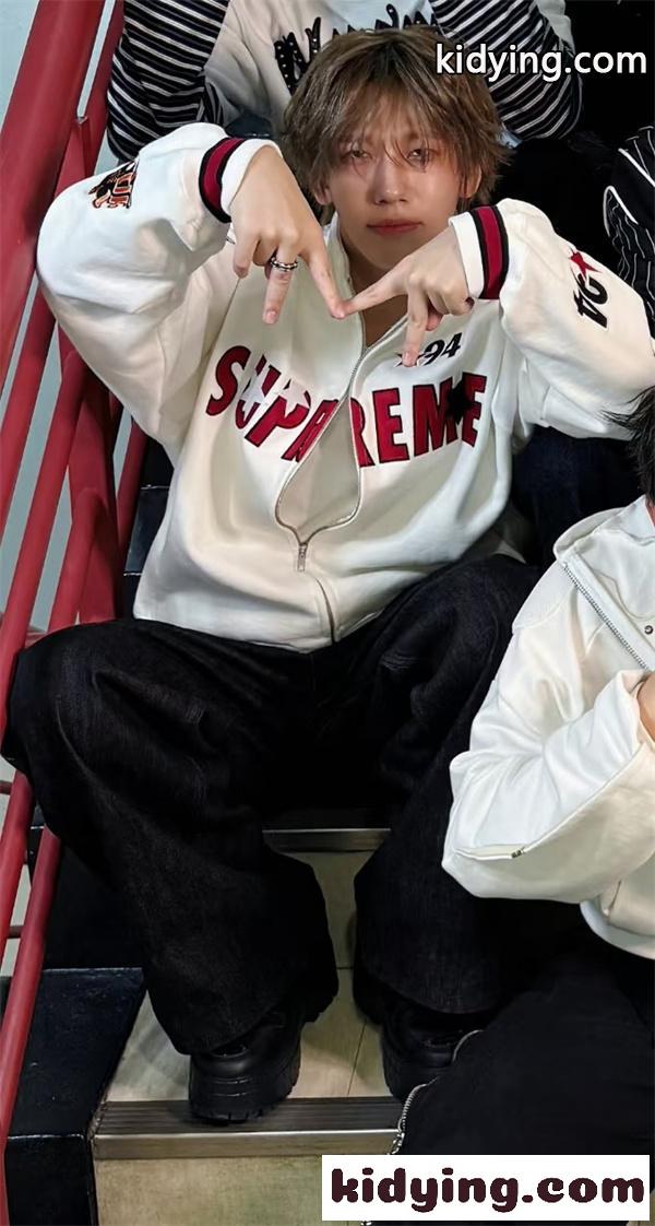 Supreme SS26 WEEK6 Mascots Zip Up Sweatshirt シュプリームジップアップコピー人気新作-1