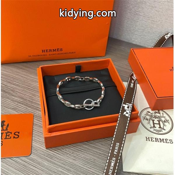 エルメス HERMES ブレスレット 着こなしの幅が広がる 真冬には大注目ブランド コピー 激安(日本最大級)-0