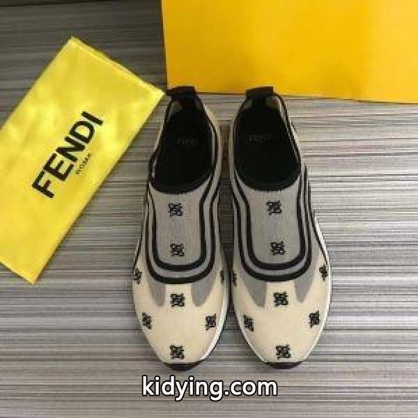 フェンディほっこりと温かみのある雰囲気に 3色可選 FENDI 程よい抜け感を演出 ランニングシューズ 冬で可愛くて楽チンな人気アイテム_フェンディ FENDI_ブランド コピー 激安(日本最大級)-1