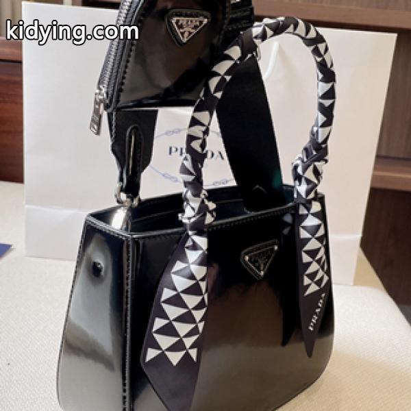 今手に入れたい PRADA プラダ トートバッグ コピー CLEO エレガントなシルエット リゾート感が漂う-0