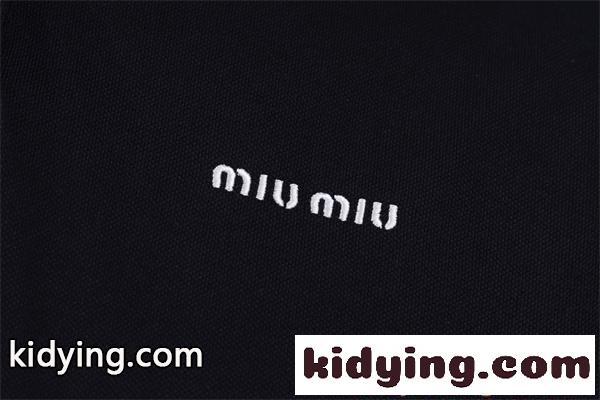 洗練 MIUMIU ワンポイントロゴ ネイビー ポロシャツ 半袖 ミュウミュウ コピー クラシック 上品-4