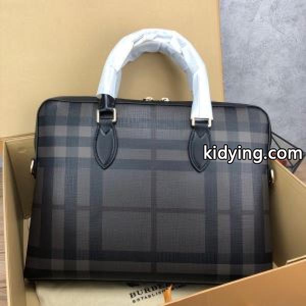 着こなしを楽しむ バーバリー BURBERRY 限定品が登場 ショルダーバッグ 2020年春夏コレクション_バーバリー メンズバッグ_バッグ メンズ_スーパーコピーブランド激安通販 専門店-0