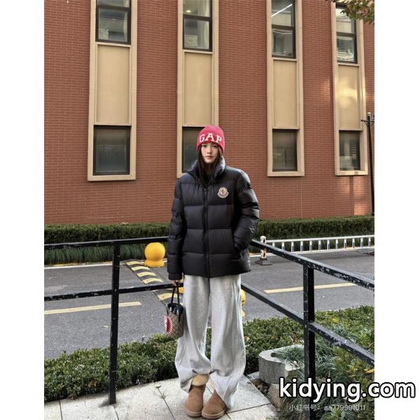 Moncler 朝夕防寒ブラック落ち着き 温かさ満点 日常使い最適 モンクレール スーパーコピー ダウンジャケット-1