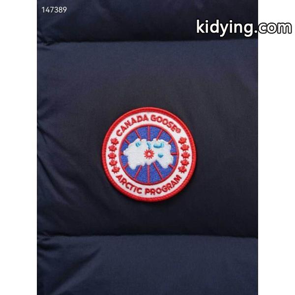 カナダグース Canada Goose 2025秋冬 ブラウンアウトドア映え ダウンベスト スーパーコピー-4