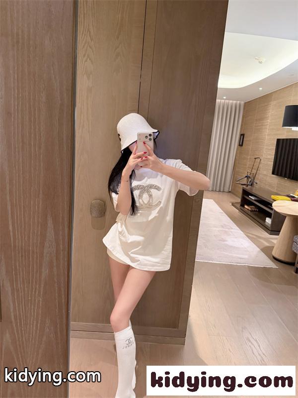 CHANEL 半袖Tシャツ 靴下 2点セット キラキラ フェミニン カジュアル シャネル コピー トレンド感-4