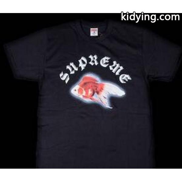 大人っぽい印象シュプリーム サスタッチゴールドフィッシュ　相性も抜群 Tシャツ　ブラック_半袖Tシャツ_メンズファッション_スーパーコピーブランド激安通販 専門店-0