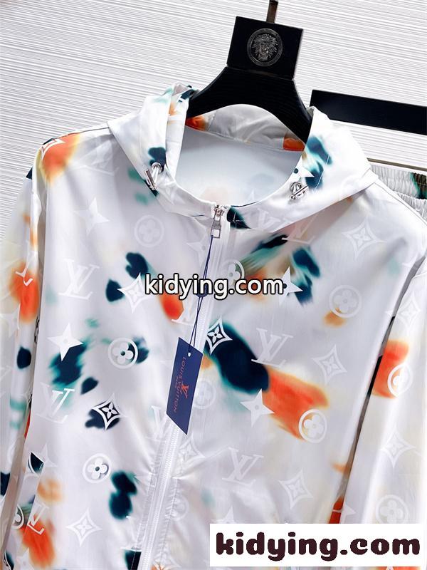 ルイヴィトン 偽物 セットアップ LOUIS VUITTON マルチカラー柄 紫外線対策 軽量 速乾 ビーチ 海水浴-6