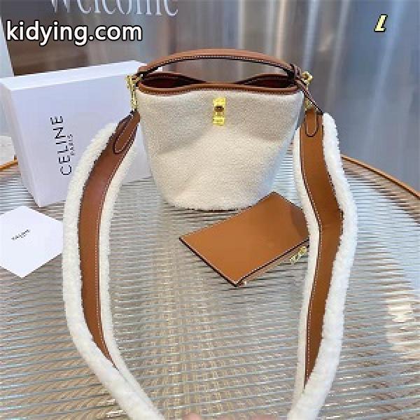 値下げ！2022年秋冬にぴったりCELINE セリーヌ偽物 バケットバッグ ちょうどいいサイズ感 旬で魅力たっぷり-0