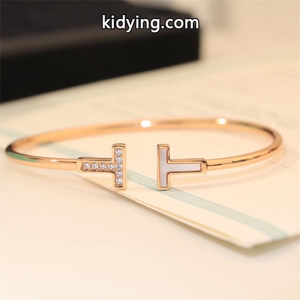 ティファニーブレスレットコピー Tiffany & Coトレンド上品冬流行色紹介ファッション_スーパーコピーブランド激安通販 専門店-0