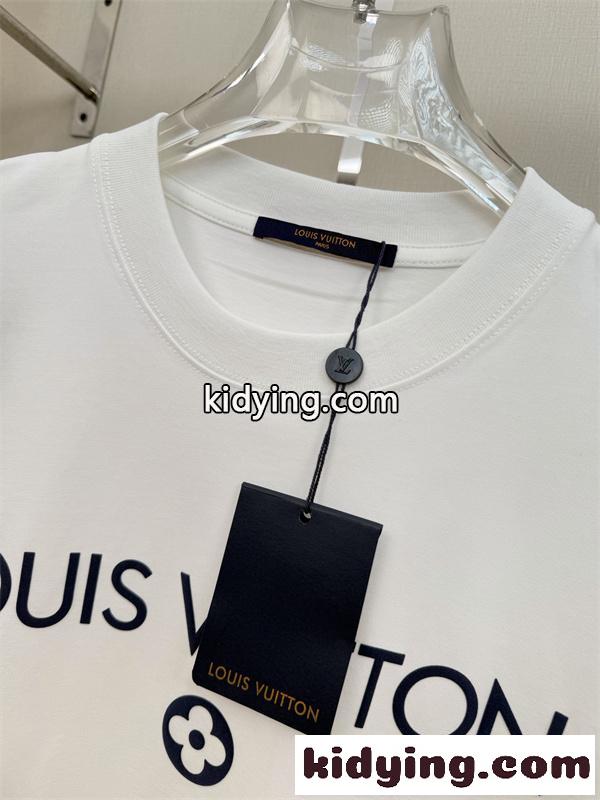モードミニマル ワンポイントデザイン 着回し力高め LOUIS VUITTON ルイヴィトン コピー 半袖Tシャツ スポットライト級-3