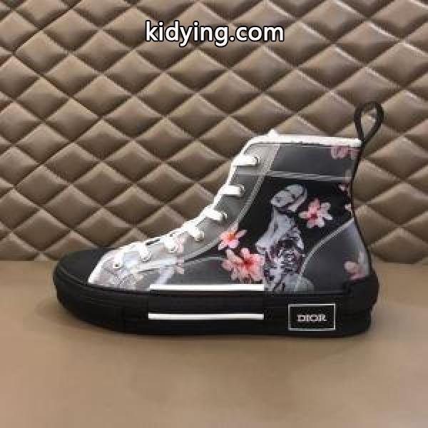 ディオール 大胆なトレンド感を楽しむ DIOR 大人っぽさ抜群 スニーカー 春夏のお出かけを軽快に_ディオール DIOR_ブランド コピー 激安(日本最大級)-0