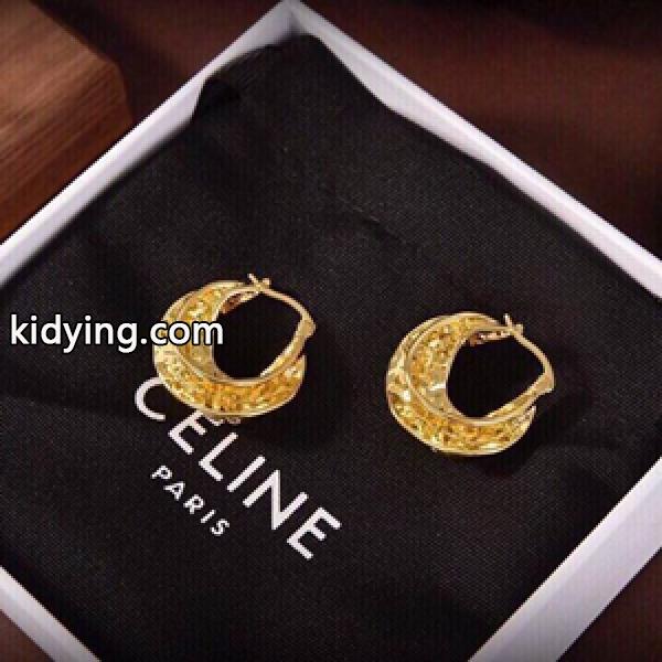CELINE 人気商品登場 2022春夏新作 セリーヌ偽物アクセサリー ピアス シンプルなデザイン 幅広いシーンで活躍-0