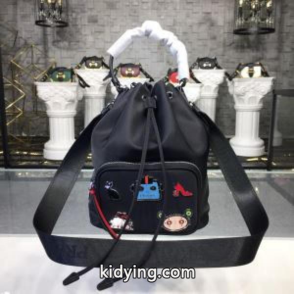 リュック 今季トレンドをうまく取り プラダ お洒落で秋冬注目トレンド PRADA 【2019秋冬】の注目トレンド_プラダ メンズバッグ_バッグ メンズ_スーパーコピーブランド激安通販 専門店-0