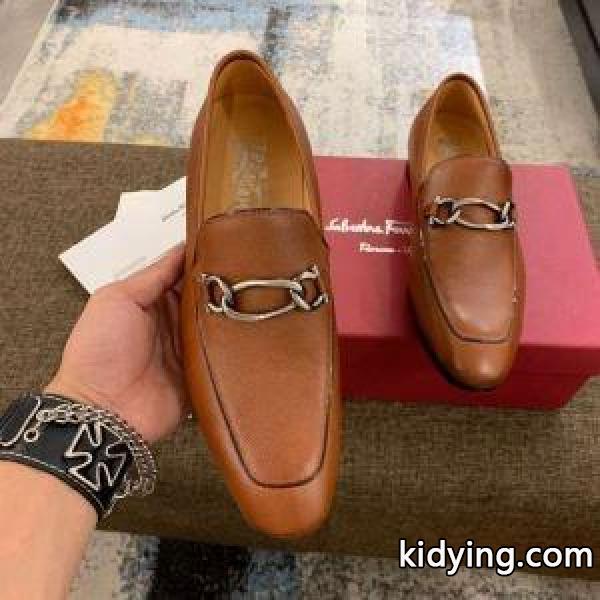 SSコレクション注目ブランド ビジネスシューズ 2019トレンドファション サルヴァトーレフェラガモ FERRAGAMO ウェアに取り入れるのが今季流_フェラガモ FERRAGAMO_ブランド コピー 激安(日本最大級)-0