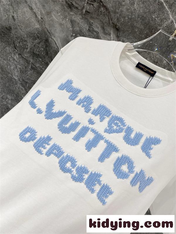 ライトブルー 半袖Tシャツ Louis Vuitton フロント英字ロゴ ルイヴィトン コピー ふわふわ文字プリント クルーネック-7