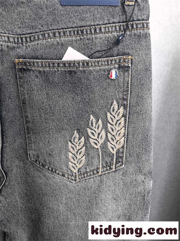 ヴィンテージウォッシュ ストレートシルエット 旬アイテム MONCLER モンクレール コピー デニムパンツ 即戦力-6
