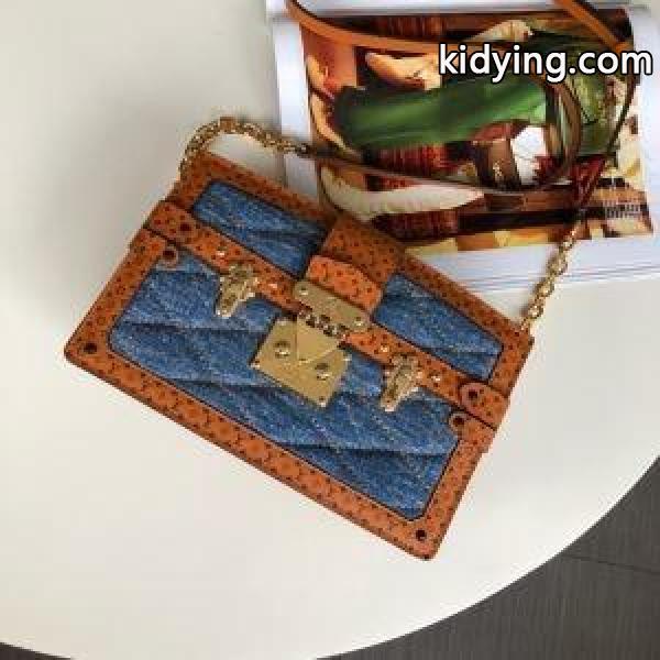 上品な秋冬コーデに仕上げる ルイ ヴィトン LOUIS VUITTON 斜め掛けバッグ 2019年秋冬最新のトレンド_ルイ ヴィトン LOUIS VUITTON_ブランド コピー 激安(日本最大級)-0