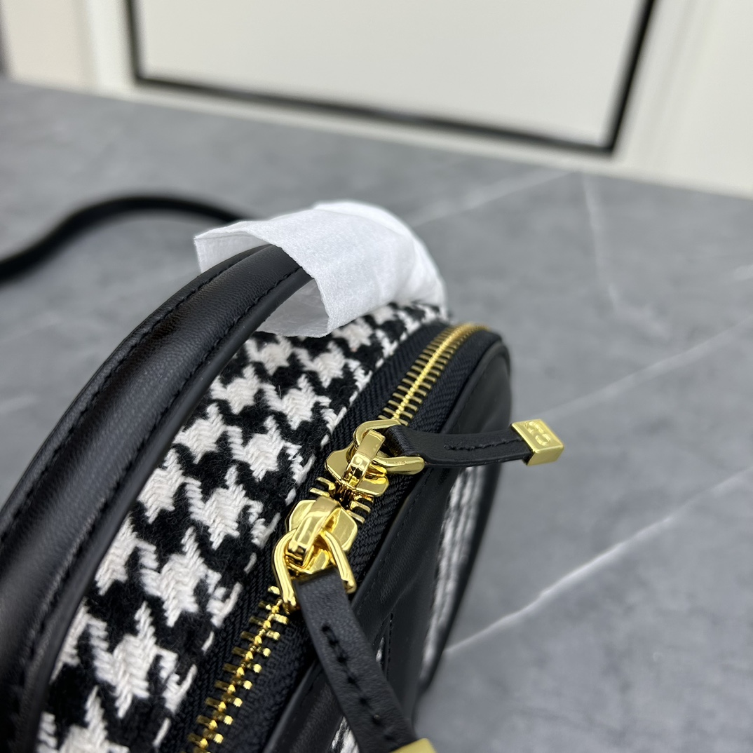 新作 DIOR ディオール CD SIGNATURE オーバル カメラバッグ クリスチャン・ディオール バッグ コピー-4