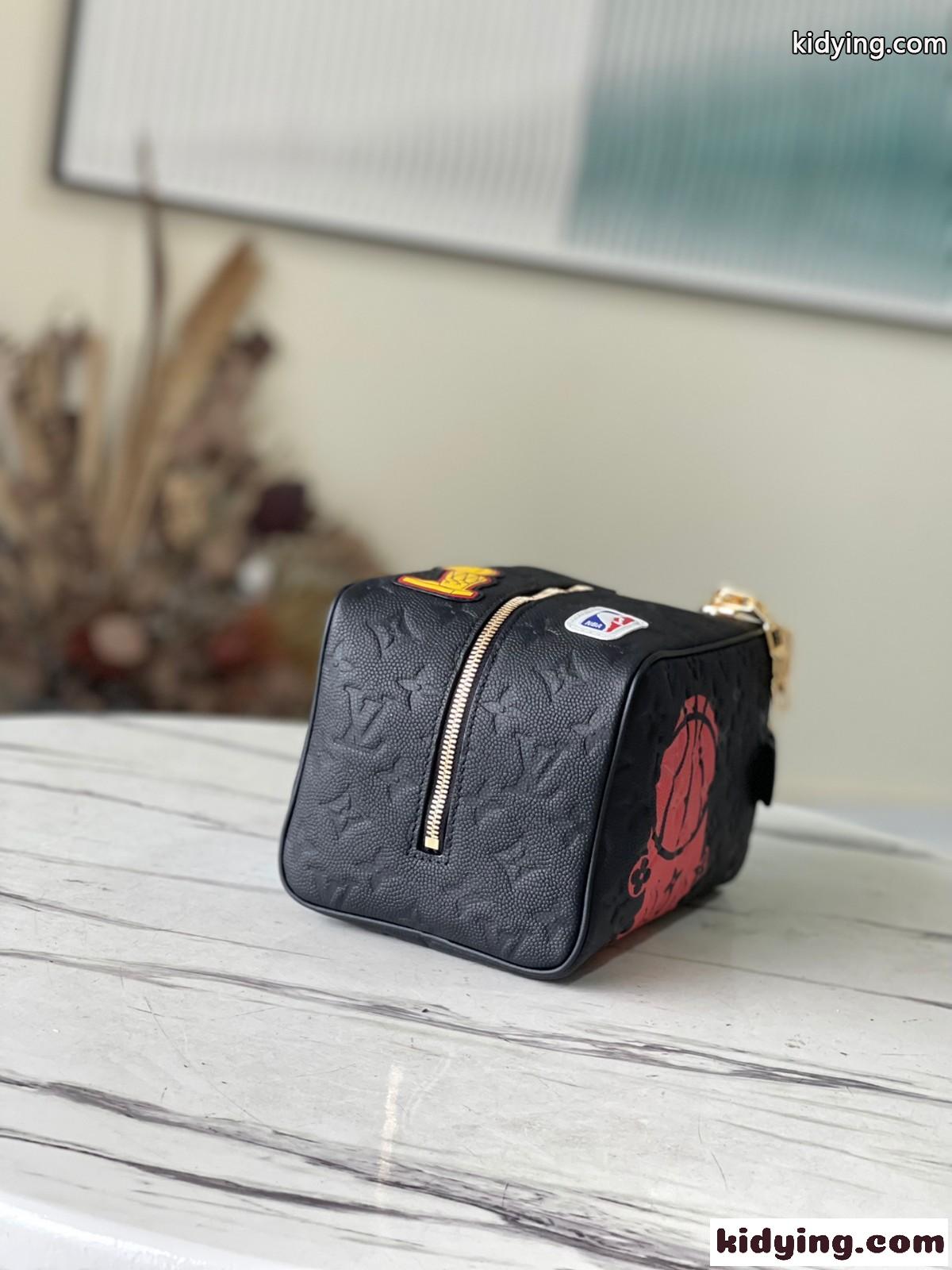LVXNBA 人気 おしゃれ クロークルームドップキットバッグ ルイ・ヴィトン バッグ コピー M58515-4
