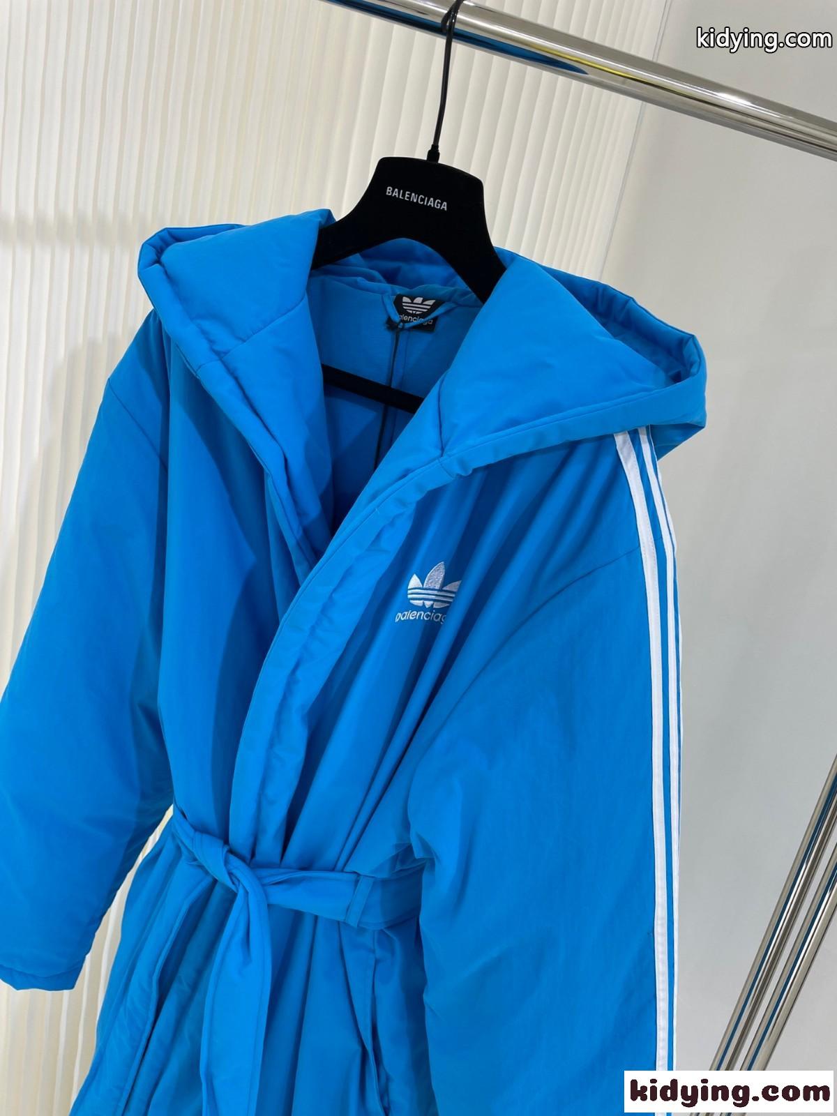 BALENCIAGA x ADIDAS 中綿入り フード付き ロング バレンシアガ ダウンジャケット コピー ブルー-0