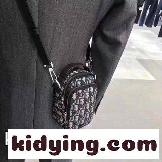 Diorディオメンズバッグ 斜めがけバッグ ディオール バッグ 偽物 見分け方コピー 工場出荷品は必ず品質を決める 実物を撮影して 同じ商品を見る-3