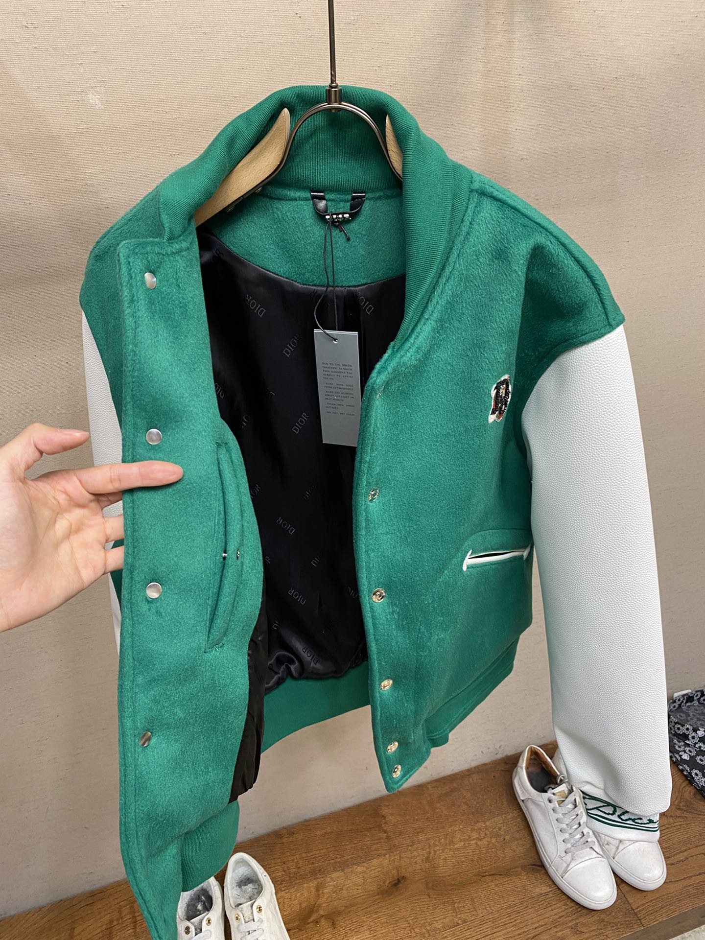 バックスタイルが魅力&Dior TEARS ブルゾン クリスチャン・ディオール ジャケット コピー-4