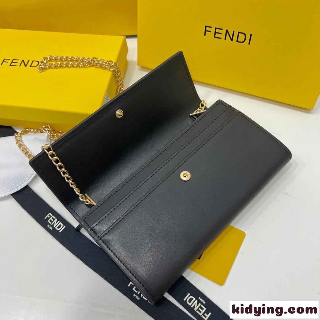 FENDI ROMAコンチネンタル財布 チェーン付きフェンディ 財布 人気 コピー ウォレット ブラック-2