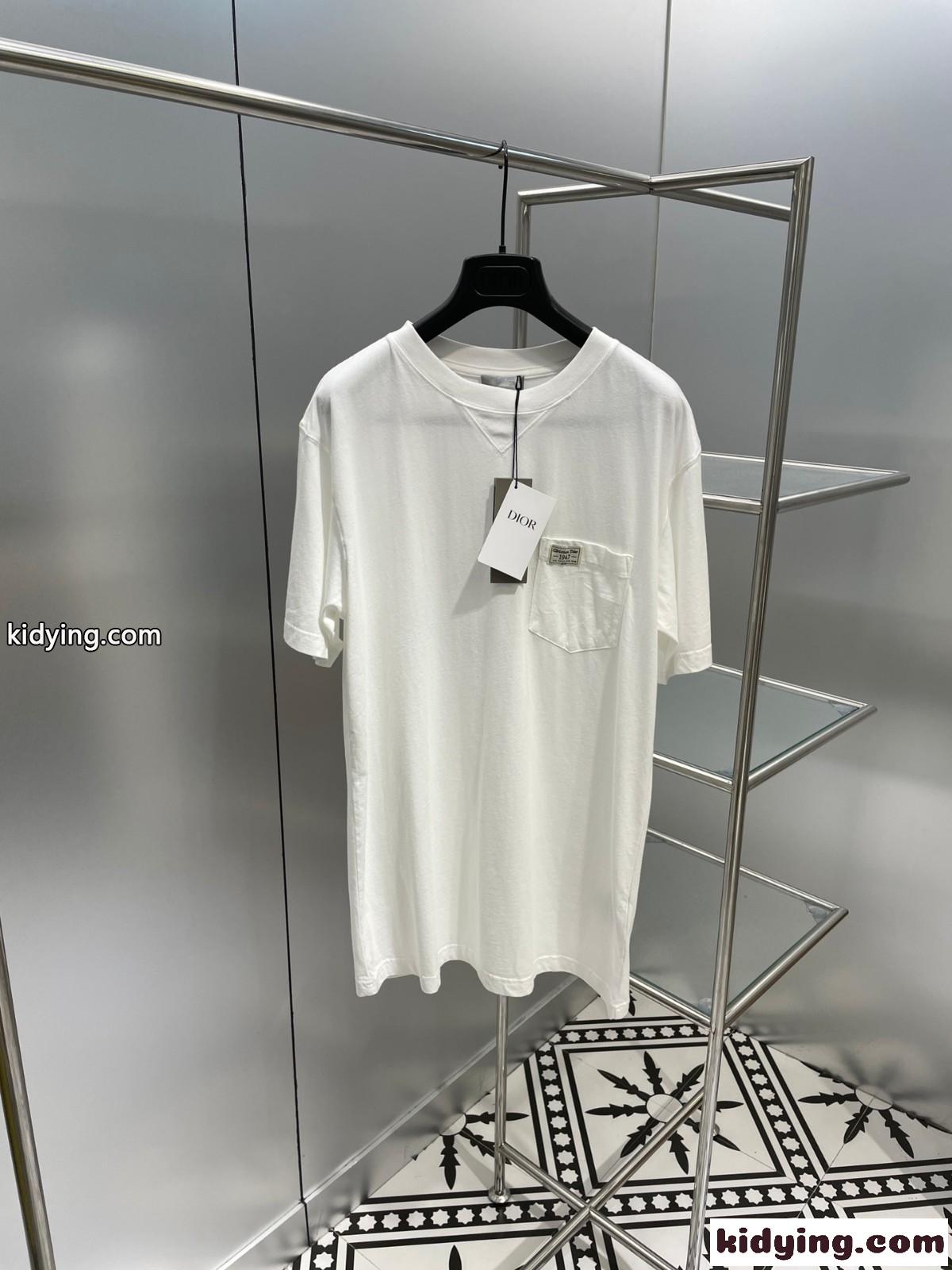 クリスチャン・ディオール Tシャツ コピー 半袖 流行り ビッグシルエット 体型カバー 刺繍入り トップス-0