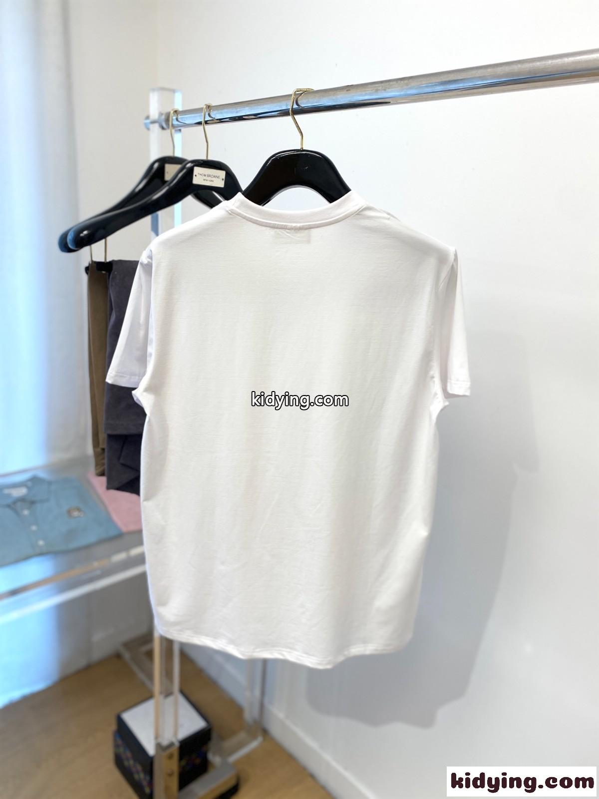 アルマーニ Tシャツ 偽物 シンプル 上品 クルーネック 半袖Tシャツ ホワイト-4