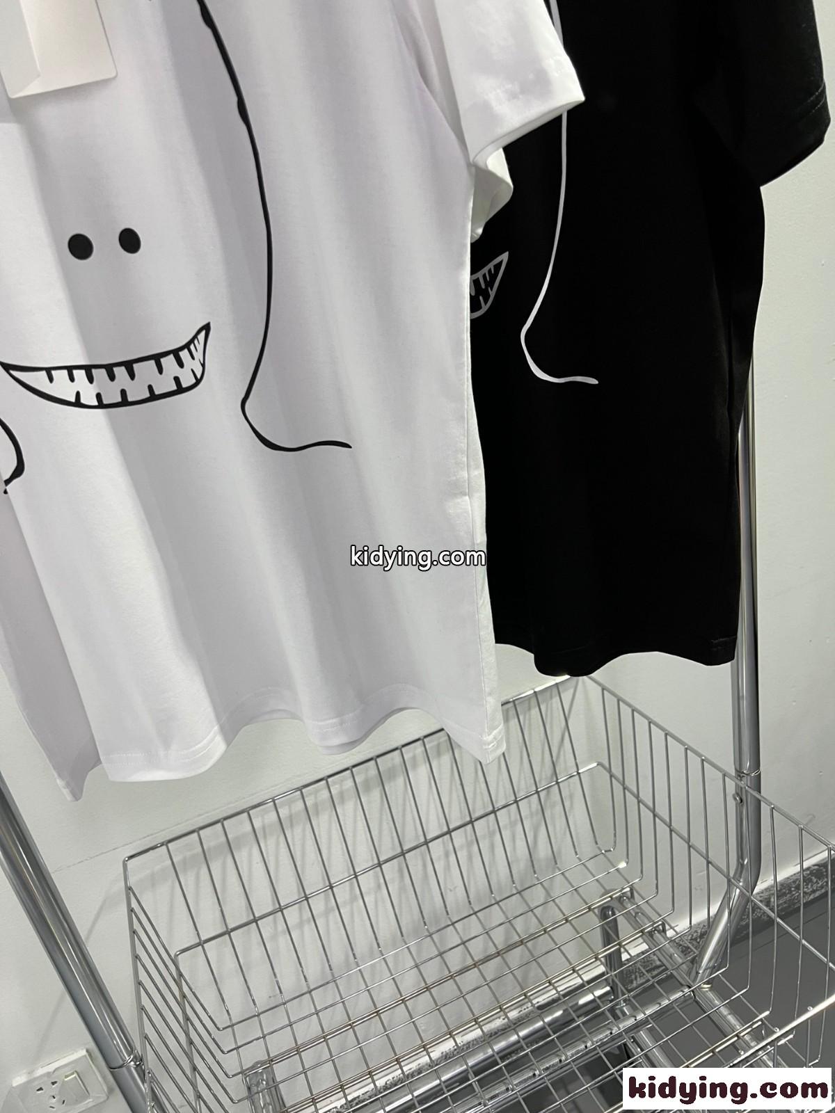 ユニセックス ルーズ 体型カバー プリント カジュアル 定番 セリーヌ tシャツ コピー クルーネック 半袖 トップス-1