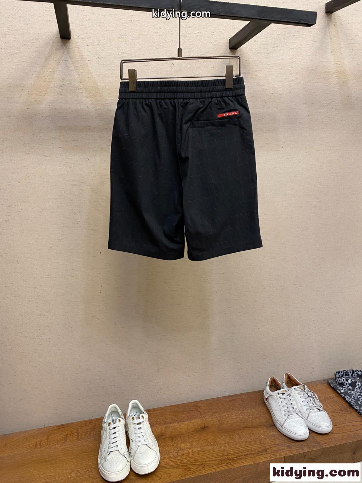 定番 カジュアル プラダ パンツ コピー メンズ ショートパンツ ブラック-1