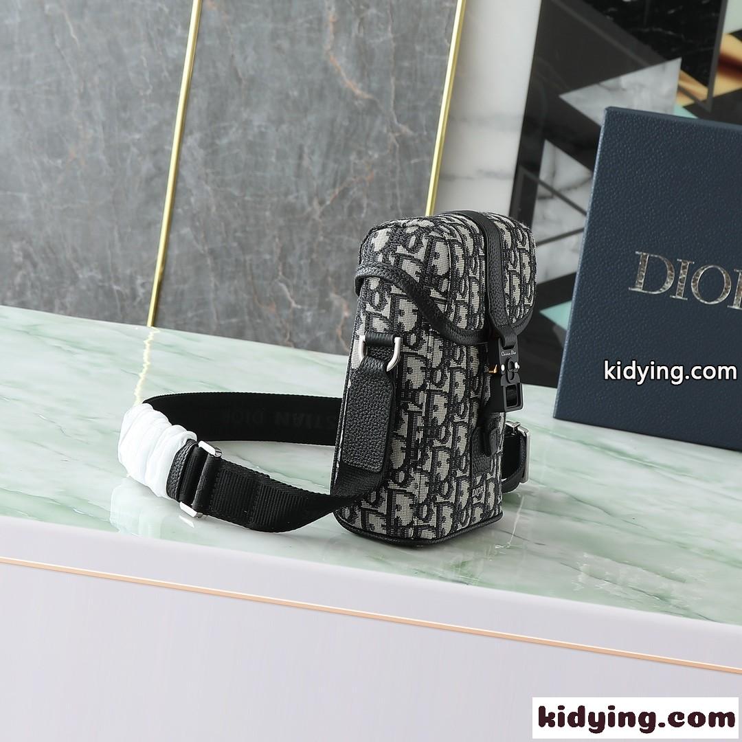 Dior Hit the Road バーティカル フラップ付き メッセンジャーバッグ ミニ スーパーコピー ベージュ-2
