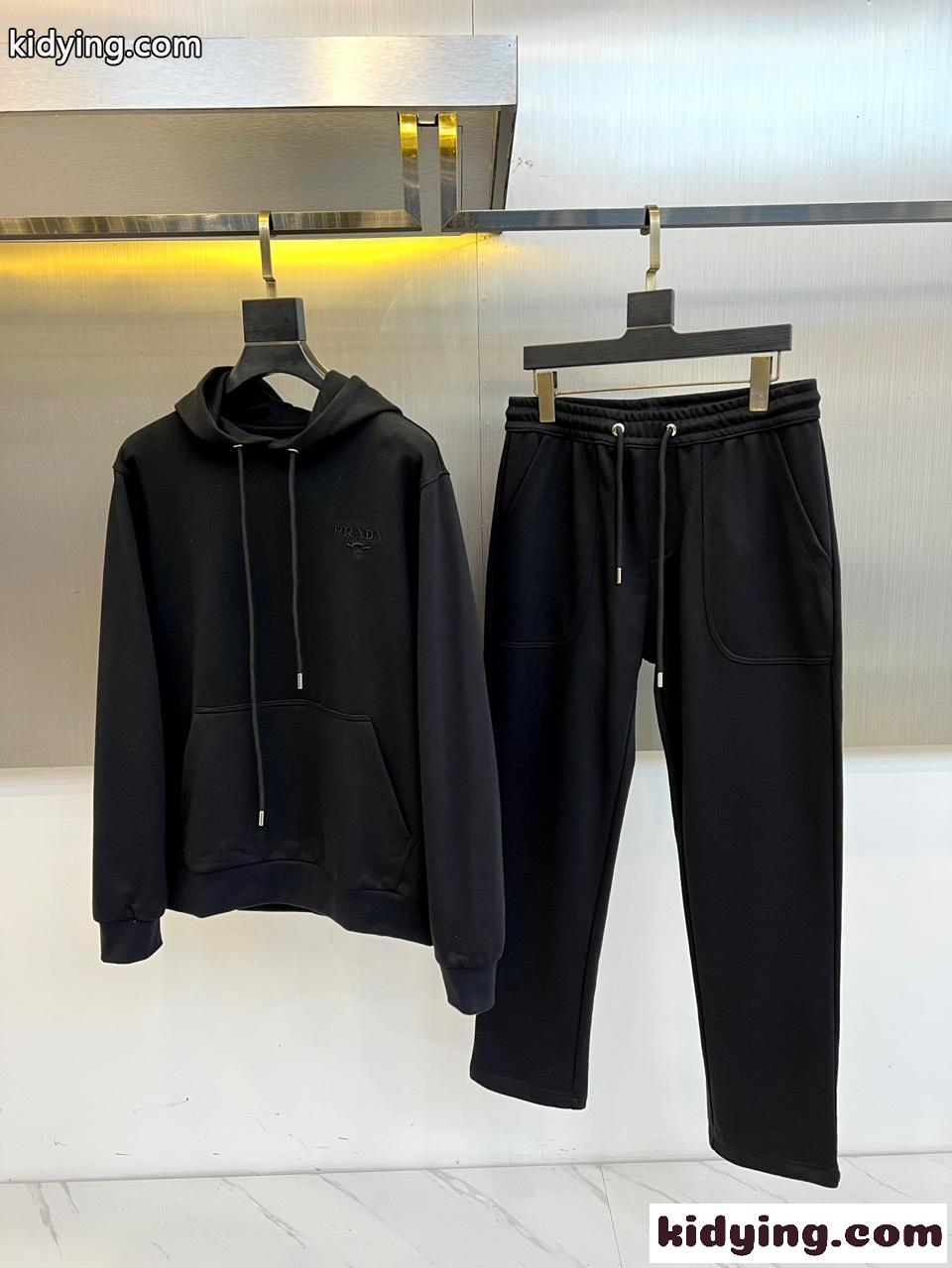 フーディー&スウェットパンツ 上下セット プラダ セットアップ 偽物 ブラック-0