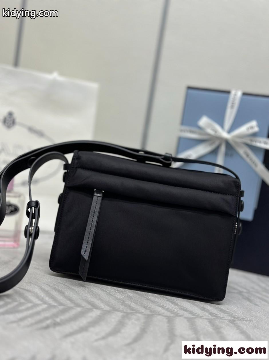 プラダ スモール パデッド Re-Nylon ショルダーバッグ コピー 1BD313 ブラック-1