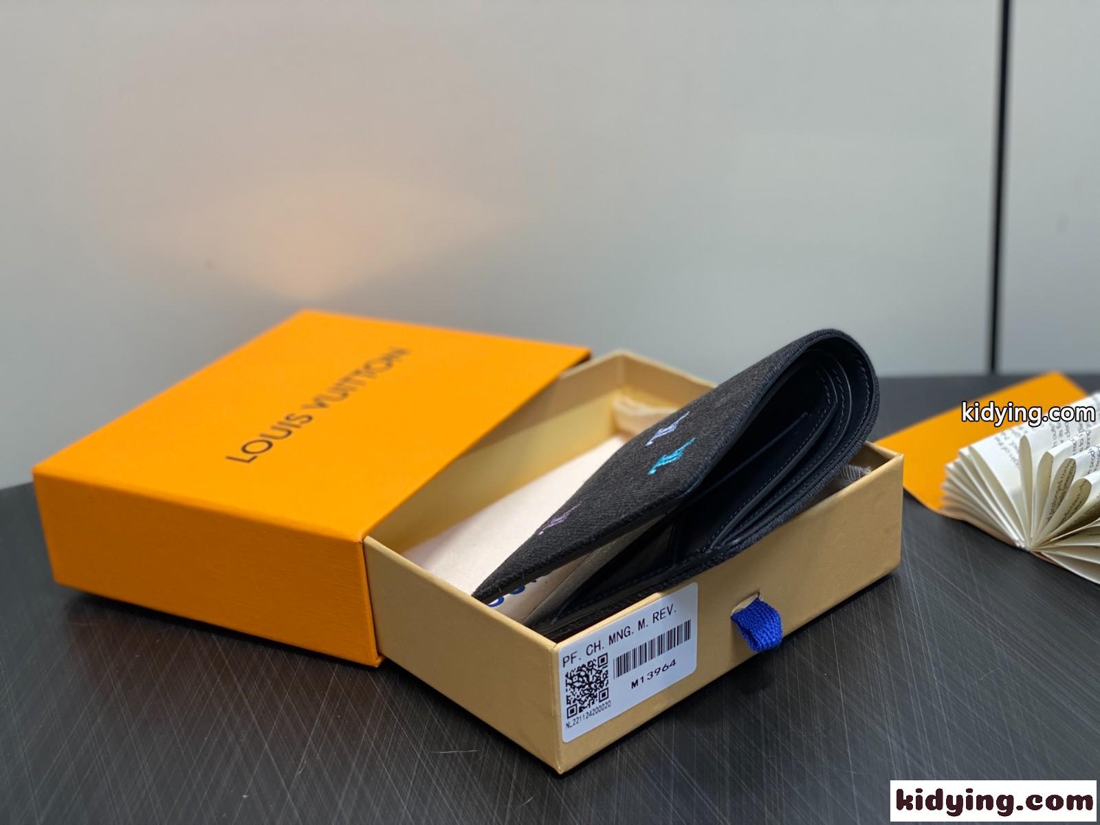 LV ポルトフォイユ・ミュルティプル ルイ･ヴィトン 財布 スーパーコピー M13964-0
