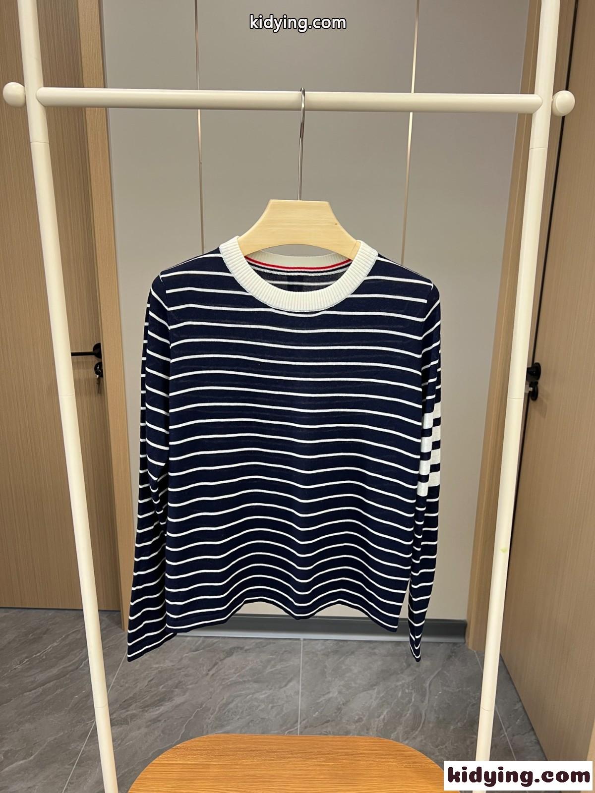カジュアル 合わせやすい ボーダーニット トムブラウン Tシャツ 偽物 ネイビー-0