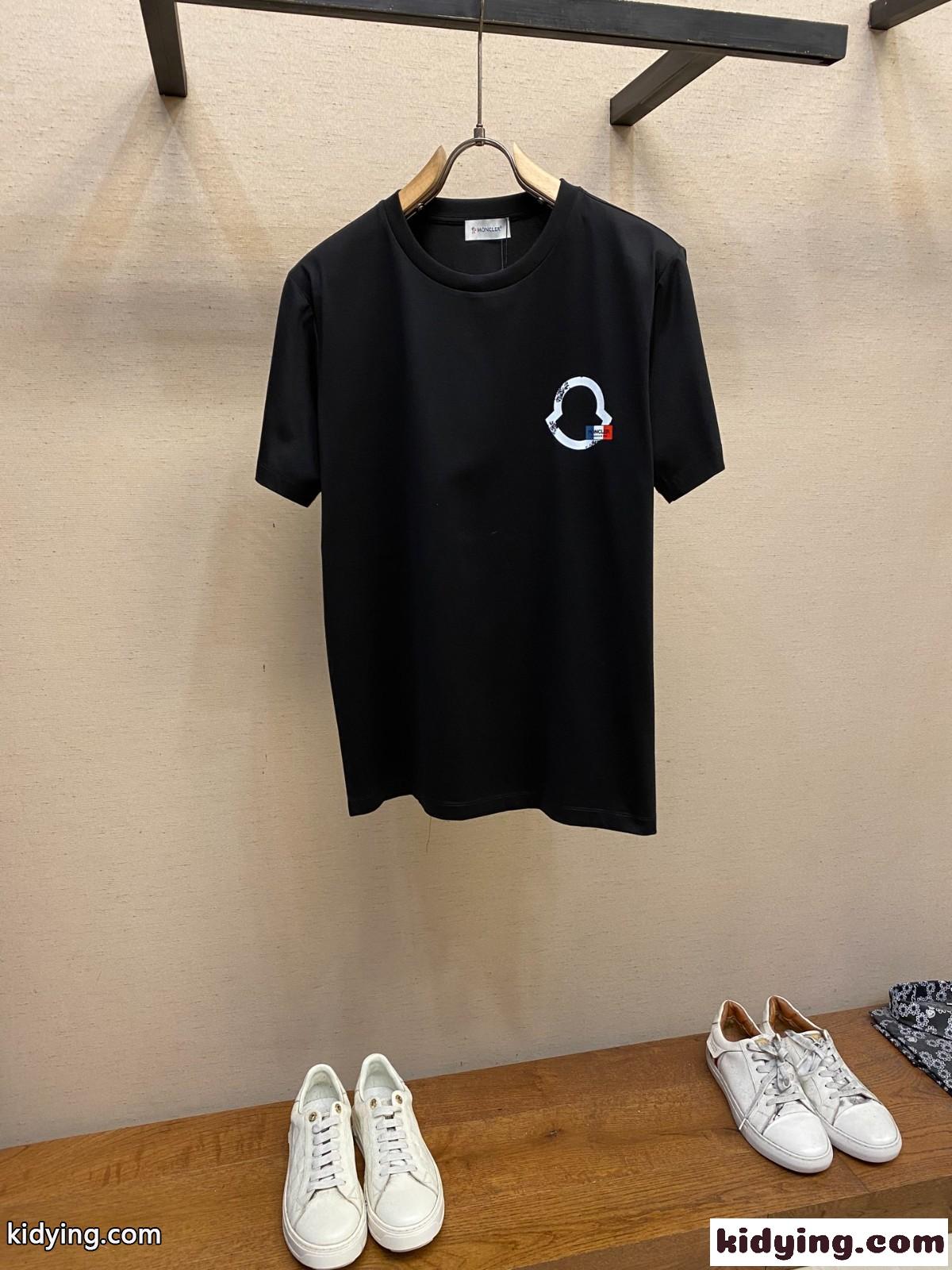 シンプル クルーネック 半袖Tシャツ モンクレール Tシャツ スーパーコピー ブラック-2