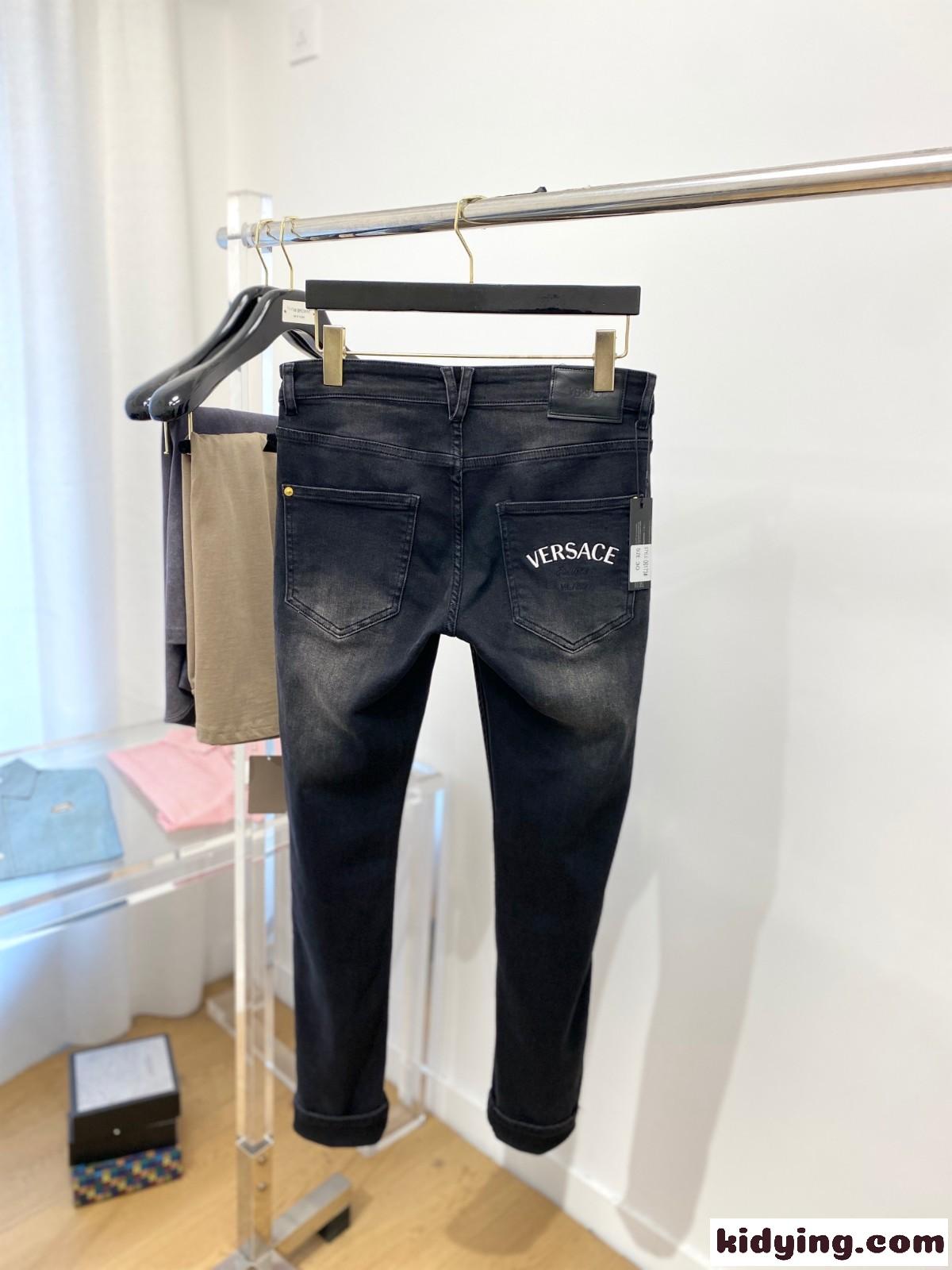 合わせやすい ヴェルサーチェ ジーンズ 偽物 ストレッチ メンズ デニムパンツ-4